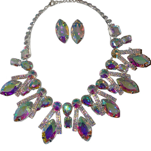 Ripping Runways Necklace